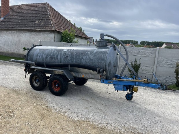 5000l Tandem tengelyes szippantó