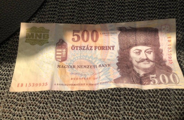 500 forintos