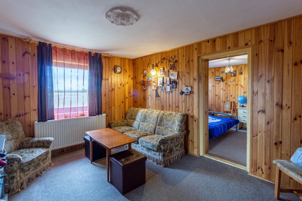 500 m�terre az aszfaltos �tt�l tanya elad�