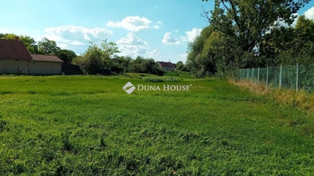 5041 nm-es telek elad� S�gv�r