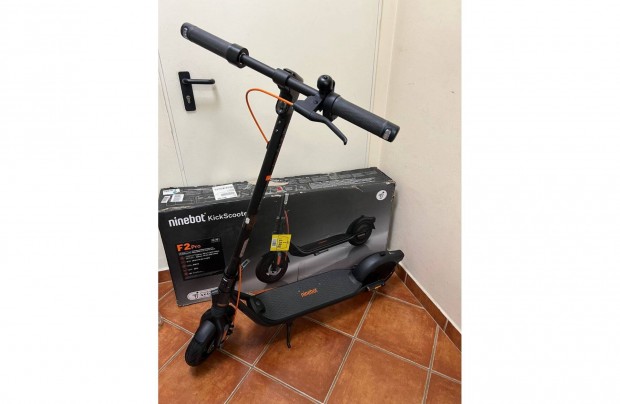 50 Km-t futott! Ninebot Kickscooter F2 Pro elektromos roller