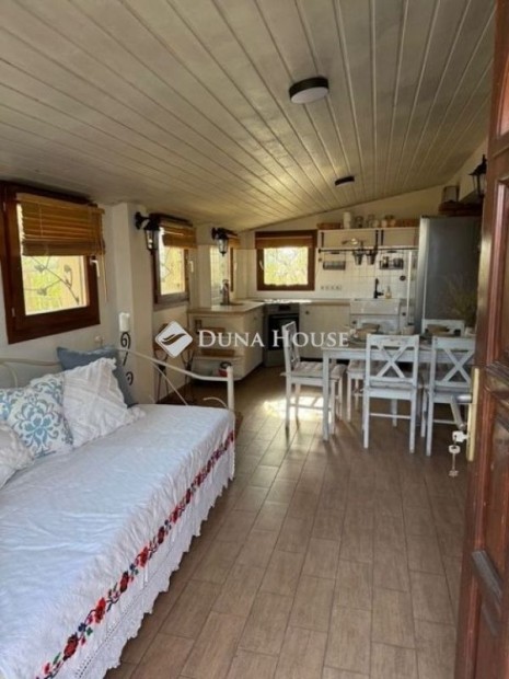 50 nm-es h�z elad� Balatonendr�d