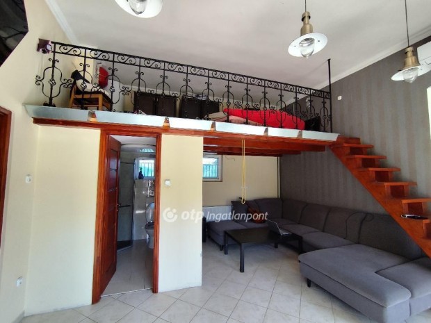 50 nm-es h�z elad� Kiskunlach�za