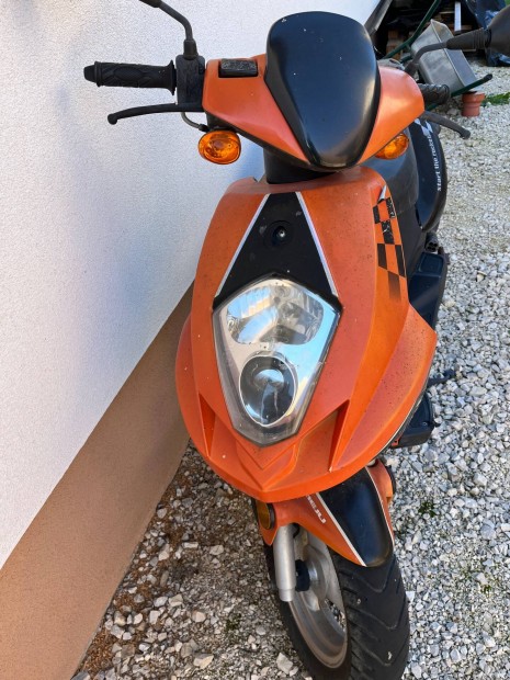 50ccm robog elad