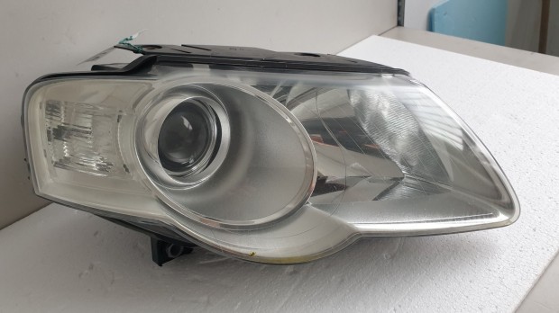 511956 VW Passat B6, 2007 Jobb Els Projektoros Fnyszr, Lmpa,