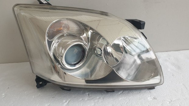 512570 Toyota Avensis T25, 2005, Projektoros Jobb Fnyszr, Lmpa.