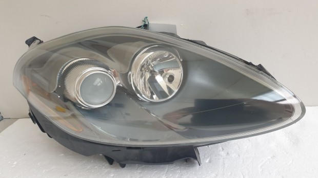 512579 Fiat Croma 2009, Jobb Els Projektoros Lmpa Fnyszr,