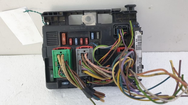 512671 Citroen C2, Biztos�t�kt�bla, 9643498780 Bsm-B4, Siemens.