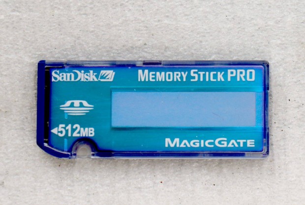 512 MB San Disk Memory Stic K kártya