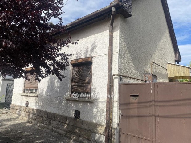 51 nm-es h�z elad� Balassagyarmat