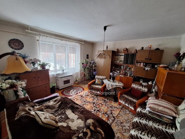 51 nm-es lak�s elad� Salg�tarj�n