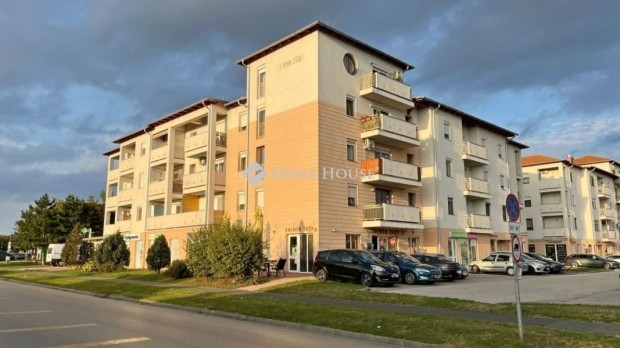 51 nm-es lak�s elad� Szombathely