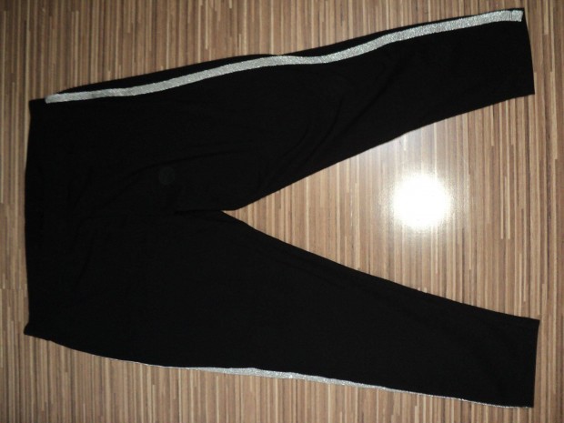 52-es ni leggins