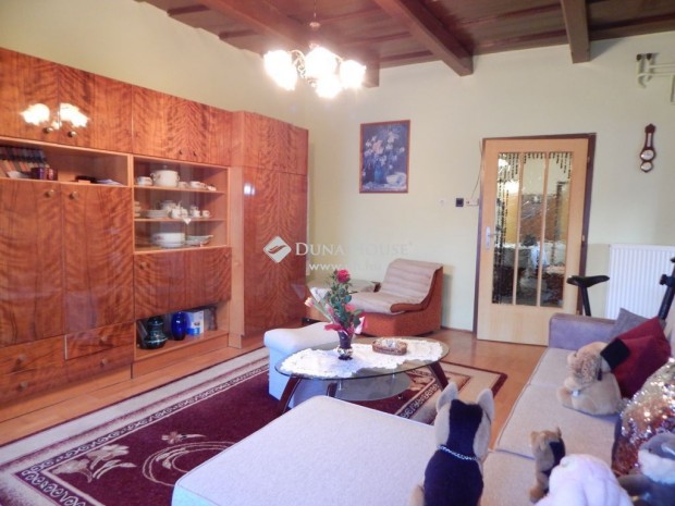 52 nm-es h�z elad� K�rmend