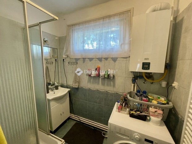 52 nm-es lak�s elad� Domb�v�r