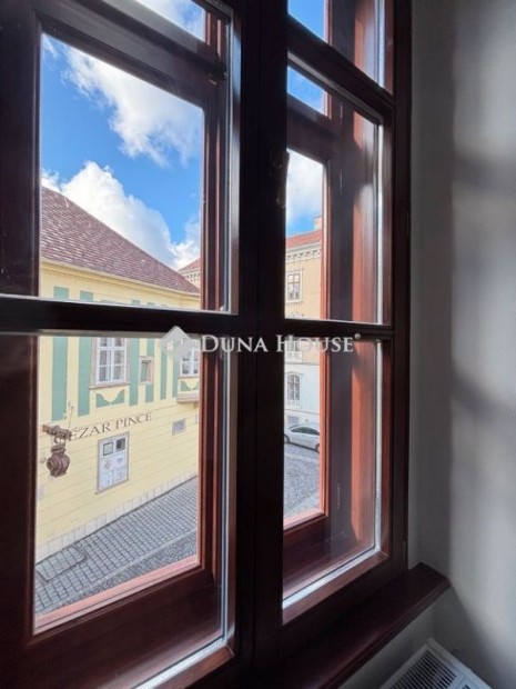 52 nm-es lak�s elad� Sopron