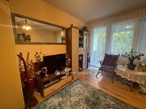 53 nm-es lak�s elad� Sz�kesfeh�rv�r