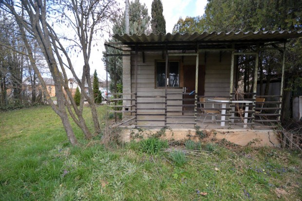 544 m2-es kiskert 16 m2-es kish�zzal Szombathely-Parkerd�