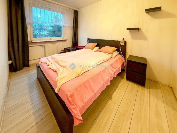 54 nm-es lak�s elad� Si�fok