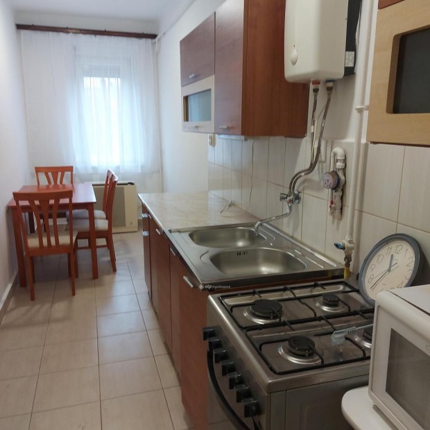 54 nm-es lak�s elad� Szigetszentmikl�s