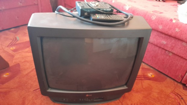 55 cm-es LG tv dekderrel elad 