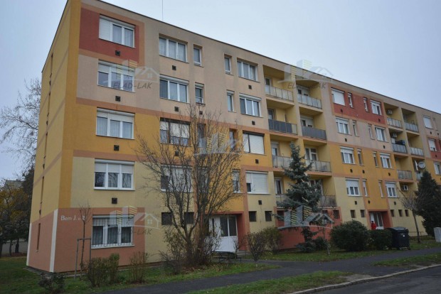55 m2-es 2sz. 2.e. lak�s Derkovits Ltp. Szombathely