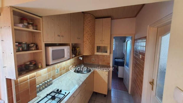 55 nm-es h�z elad� Balatonfenyves