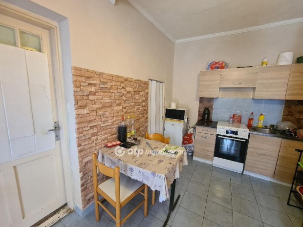 55 nm-es h�z elad� Derecske