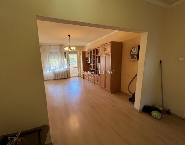 55 nm-es lak�s elad� Szeged