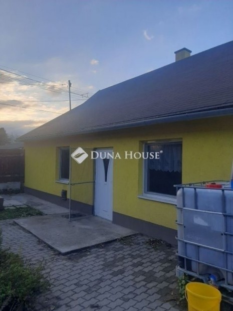 55m2 csal�di h�z R�chegy k�zponti r�sz�n