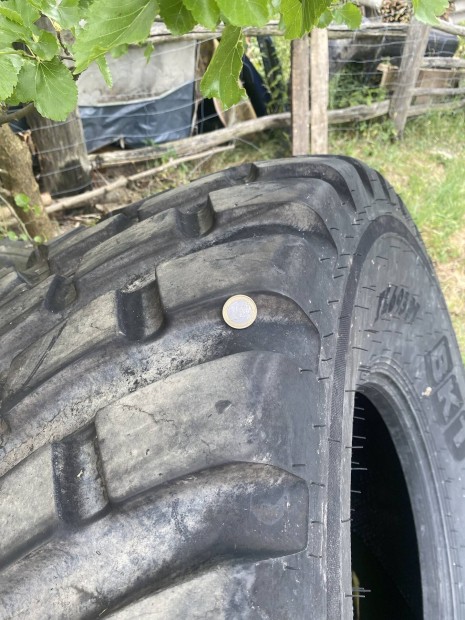 560/60r 22.5 Mezőgazdasági gumiabroncs eladó