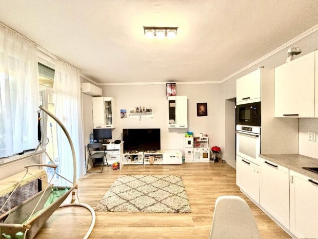 56 nm-es lak�s elad� Kecskem�t