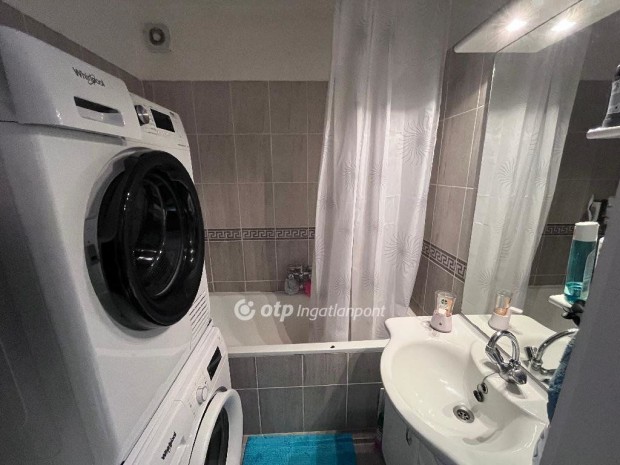 56 nm-es lak�s elad� Szeged