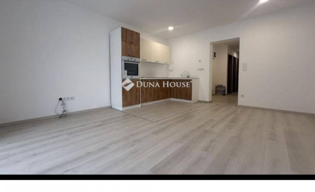 56 nm-es lak�s elad� Szombathely #5150833