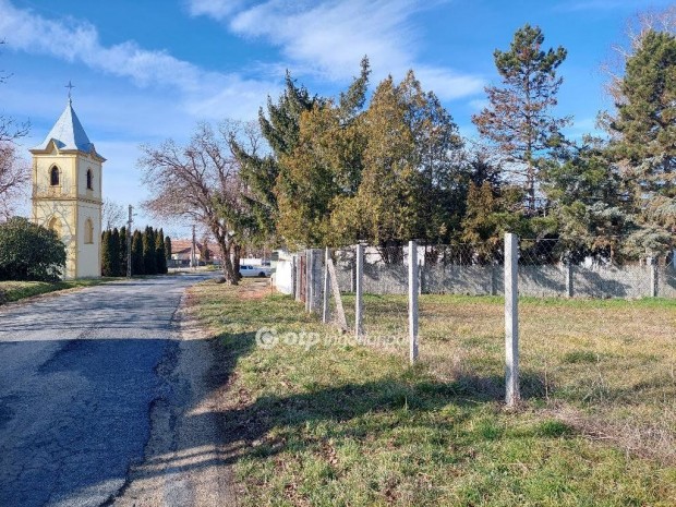 5792 nm-es telek elad� Borg�ta