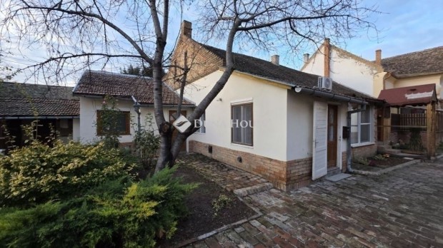 57 nm-es h�z elad� H�dmez�v�s�rhely