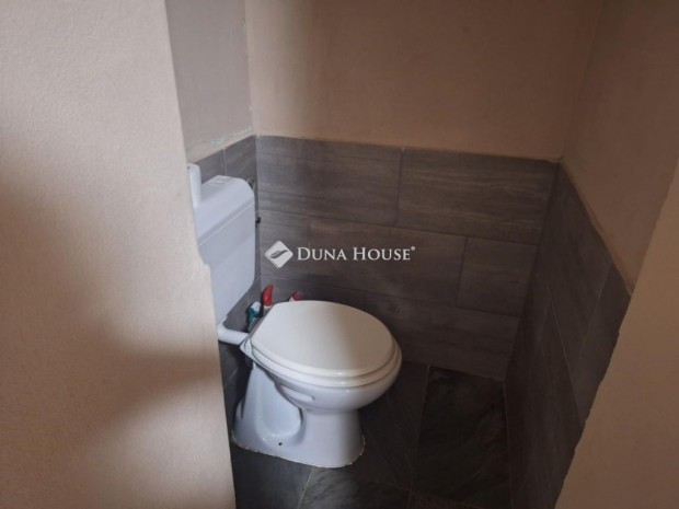 57 nm-es h�z elad� Nagyigm�nd