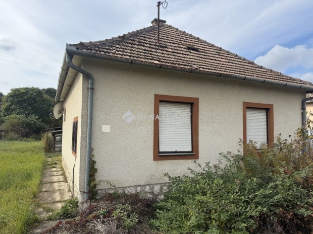 57 nm-es h�z elad� Sellye