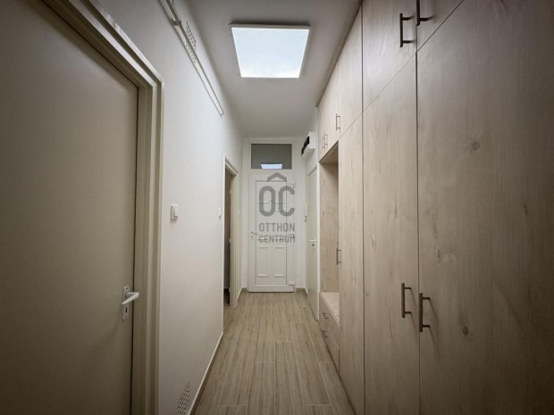 57 nm-es lak�s elad� Cegl�d