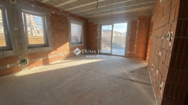 57 nm-es lak�s elad� Dunaharaszti