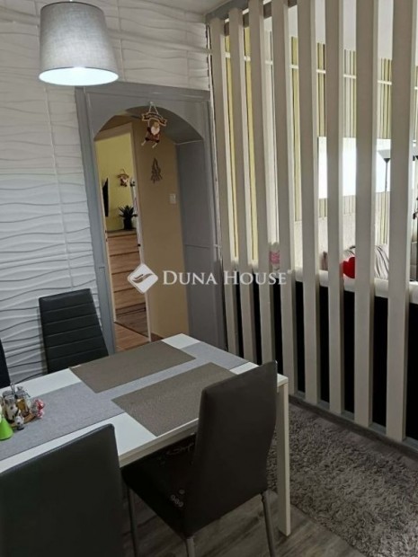 57 nm-es lak�s elad� Si�fok