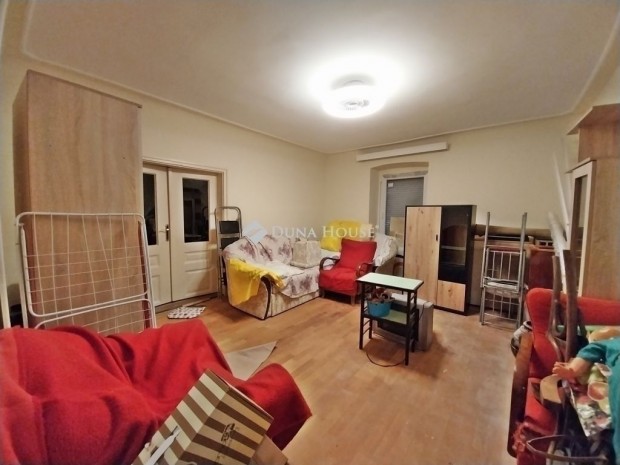 57 nm-es lak�s elad� Szeged