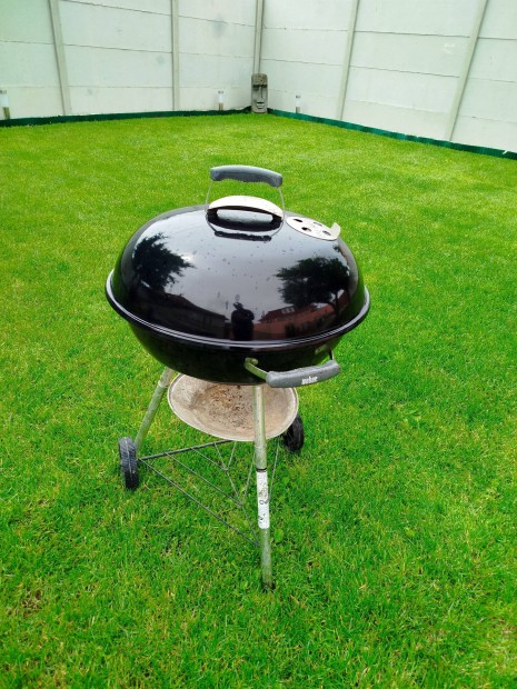 57cm Weber Compact Kettle faszenes gömb Grill