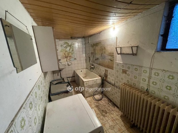 58 nm-es h�z elad� Ny�rtelek