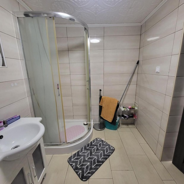 58 nm-es lak�s elad� Beretty��jfalu