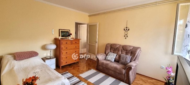 58 nm-es lak�s elad� N�dudvar