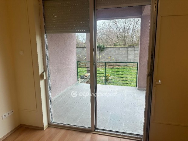 58 nm-es lak�s elad� Szentl�rinc