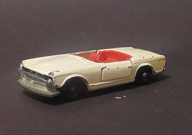 59 ves Matchbox Merdedes 230 SL 27-es szm aut kocsi