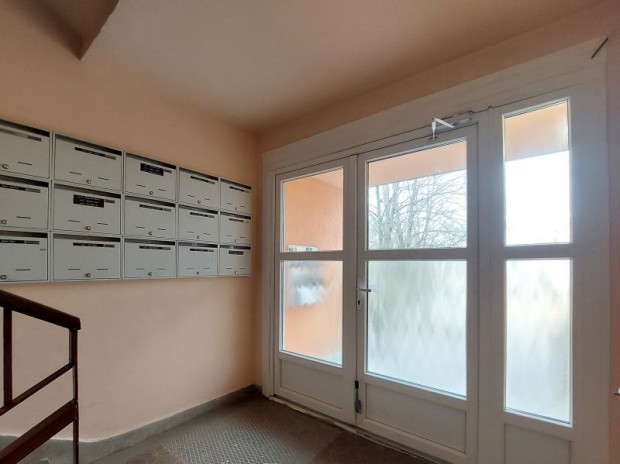 59 m, 2,5 szob�s lak�s P�cs kertv�ros, d�li fekv�s� erk�ly