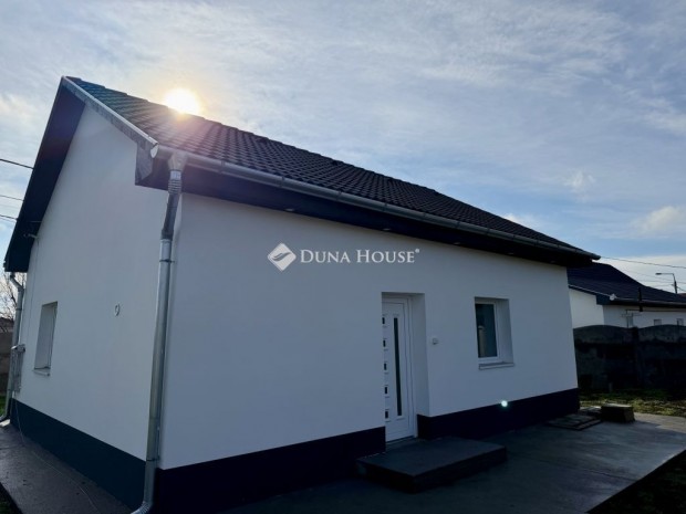 59 nm-es h�z elad� Debrecen